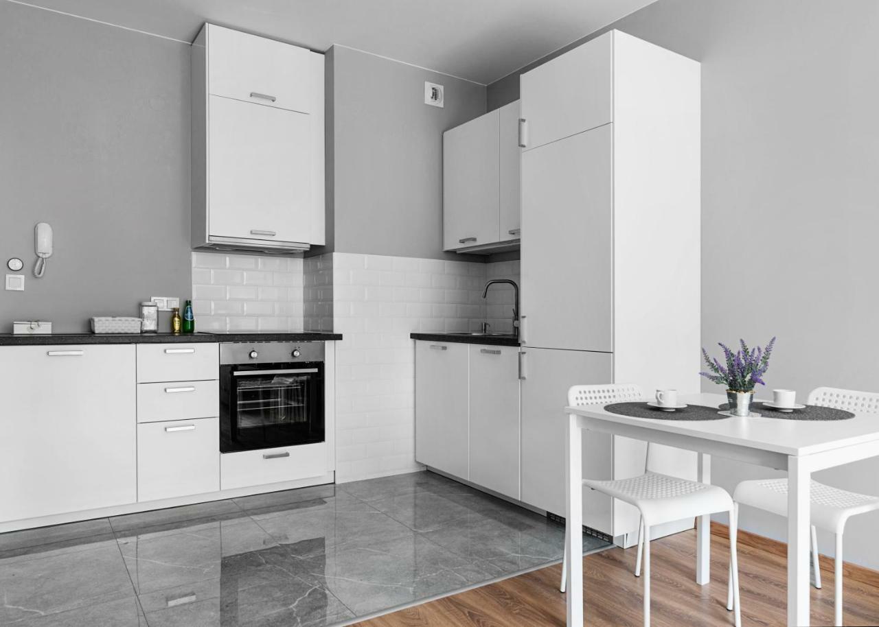 Warszawa-Wlochy Brilliant Apartment מראה חיצוני תמונה